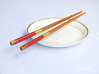 木质筷子的日常美学 平凡餐具中的东方韵味